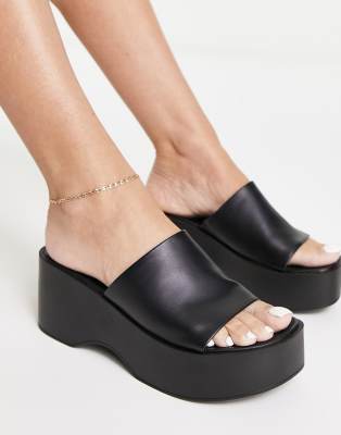 Pull & Bear - Schwarze Flatform-Sandalen