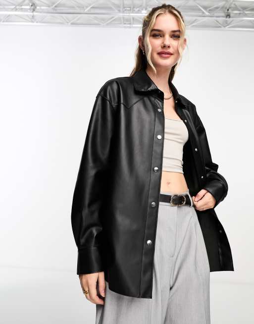 Pull&Bear – Schwarze Hemdjacke aus Kunstleder