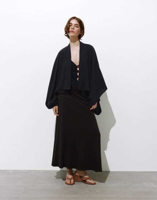 Pull&Bear Short chiffon kimono in black, 3 of 4