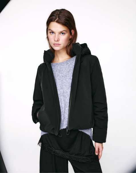 Pull&Bear Short raincoat with hood in black - view 1