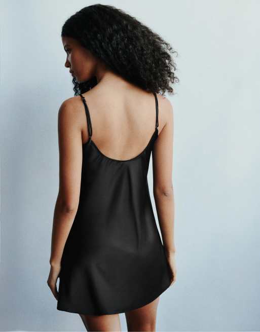 Pull&Bear Short satin strappy dress in black, 2 of 7