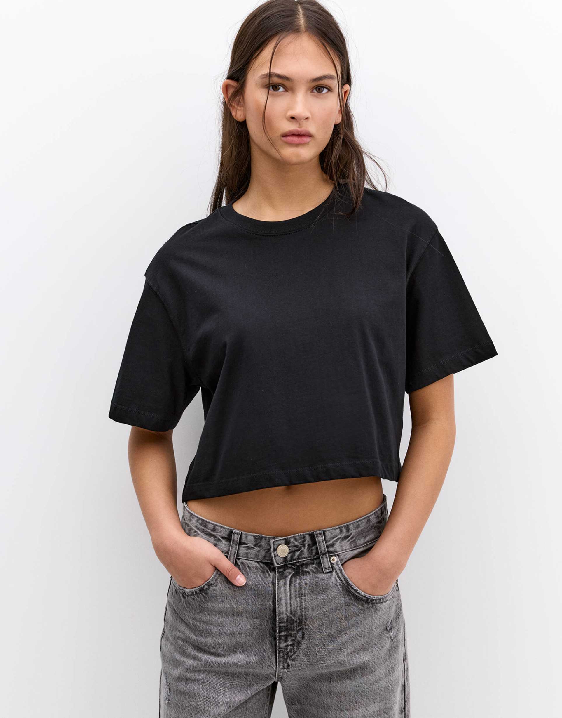 pull&bear short sleeve boxy t-shirt in black