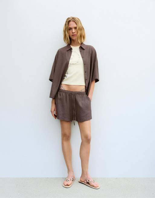 Pull&Bear Short sleeve linen blend shirt in pale brown, 2 of 4
