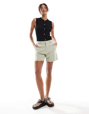 Pull & Bear - Shorts in blassgrüner Leinenoptik
