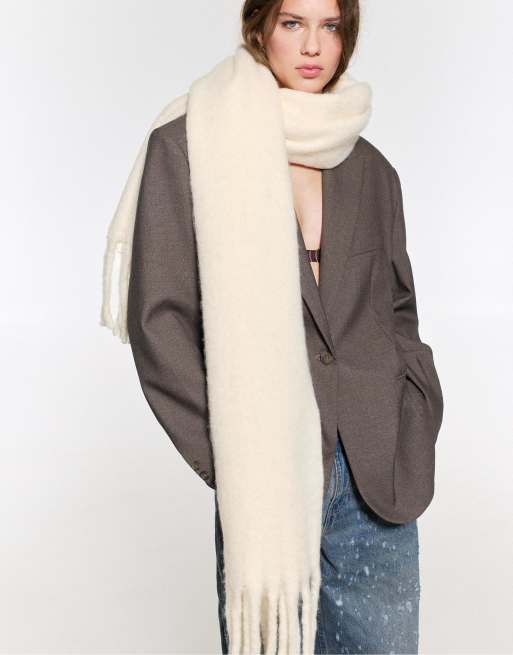 Pull&Bear - Sjaal met mohair-look in beige, 2 van 3