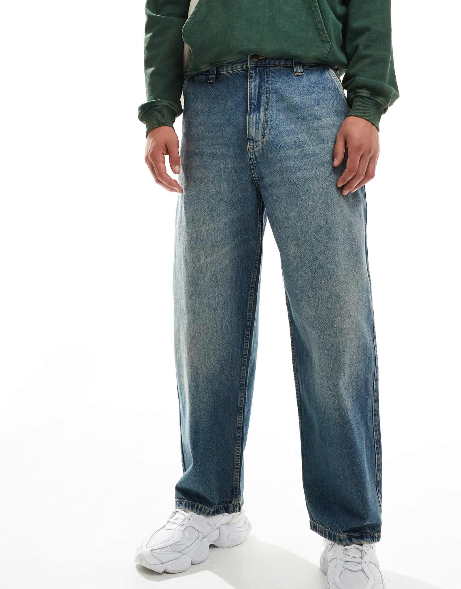 Джинсы Pull&bear skater fit синего цвета с желтым отливом
