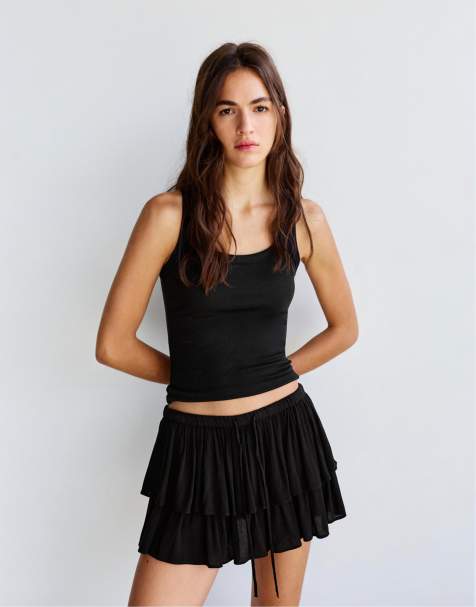 Pull&Bear – Skort in Schwarz mit gerafften Rüschen - view 1