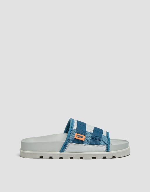 Pull&Bear - Sliders bianche con righe blu 