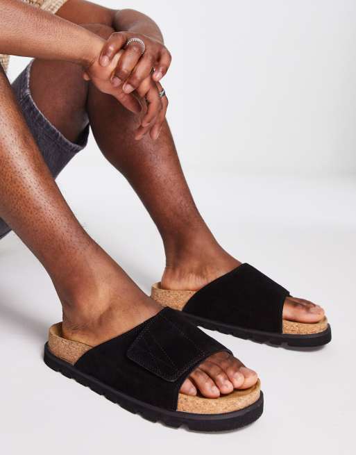 gezantschap Onbevreesd speelgoed Pull&Bear - Slippers met voetbed in zwart, exclusief bij ASOS | ASOS