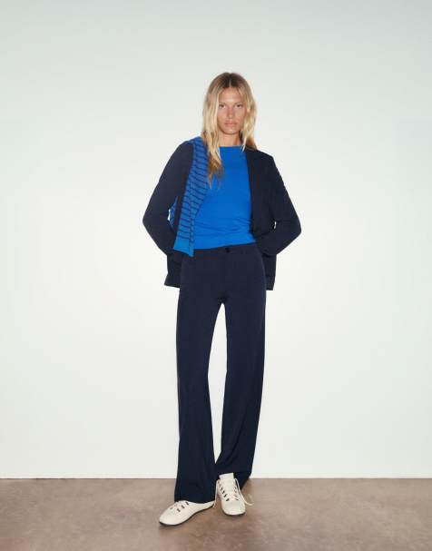 Pull&Bear smala raka finbyxor i navy - view 1