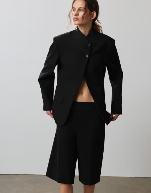 Pull&Bear Smart bermuda shorts with pleats in black, 2 of 7