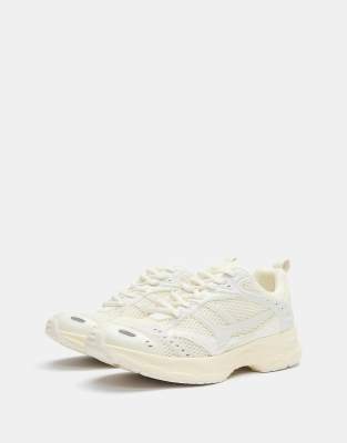 Pull & Bear - Sneaker in Ecru mit mehreren Einsätzen-Weiß