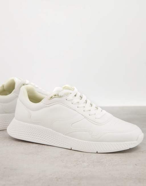 white pull on sneakers