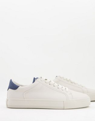 Pull&Bear trainer with navy back tab in off white - ASOS Price Checker