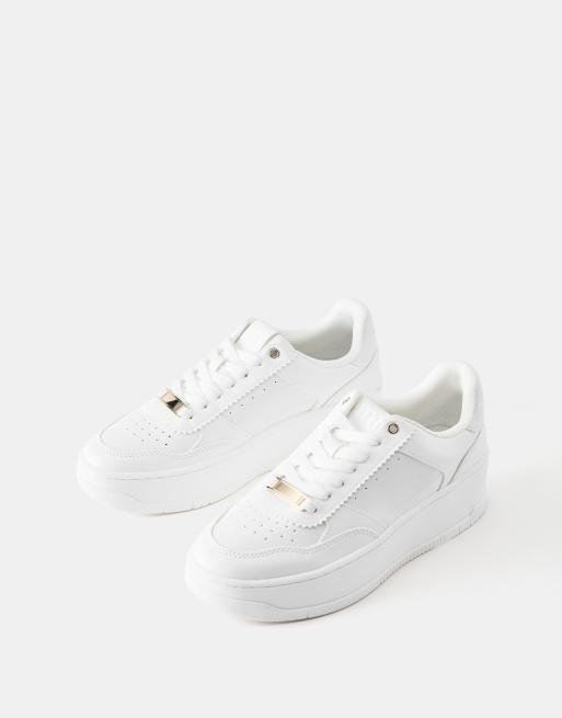 Pull&Bear - Sneakers con plateau bianche con dettagli, 2 di 4