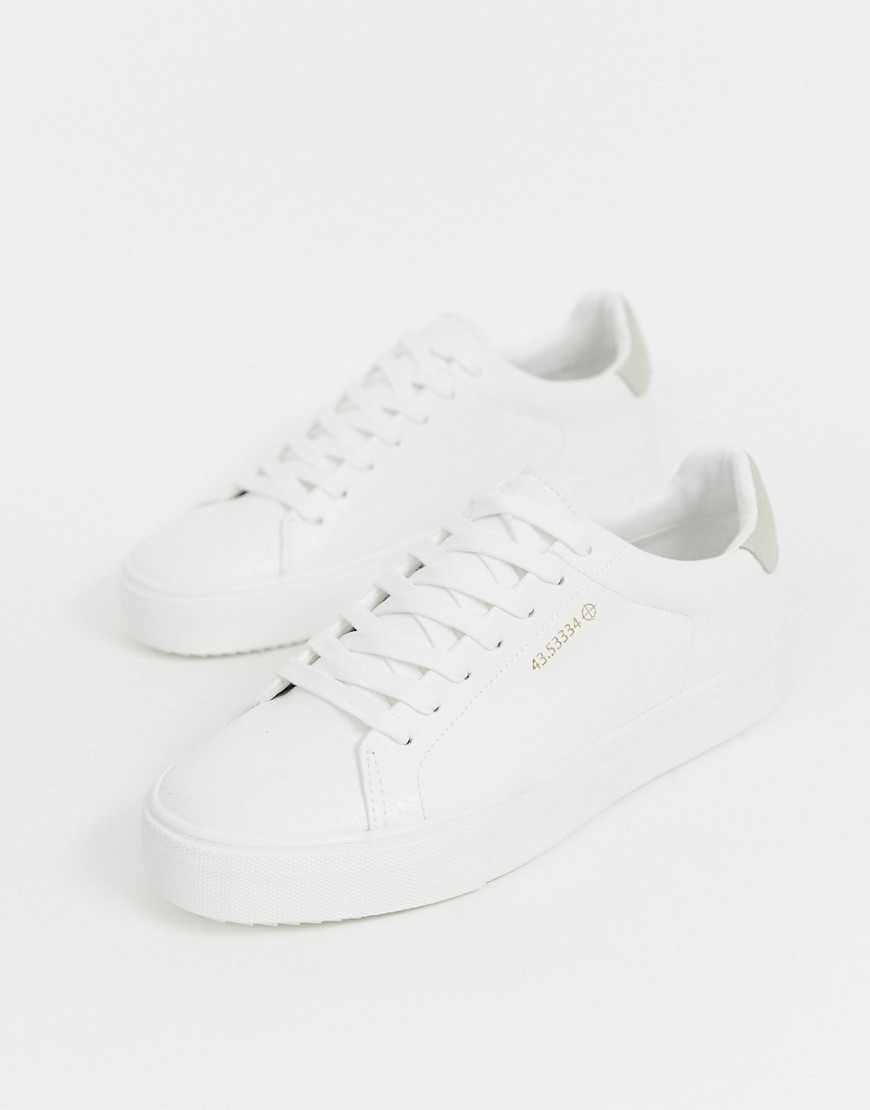 Pull&Bear - Sneakers in ecopelle bianche con dettaglio oro-Bianco