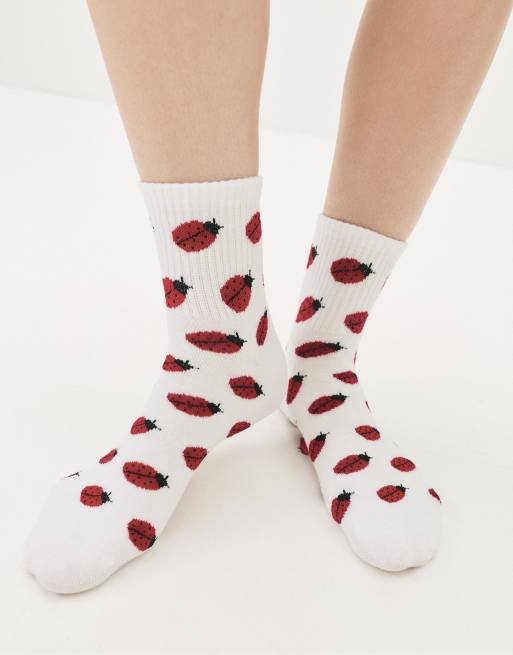 Pull&Bear – Socken in Rot mit Marienkäfermuster