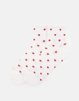 Pull & Bear - Socken mit Herzmuster in Rot und Kräuselsaum