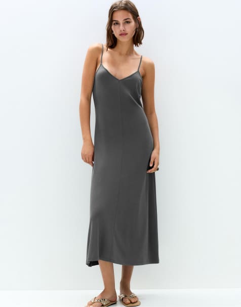 Pull&Bear - Soepelvallende midi jurk met bandjes in antracietgrijs - view 1