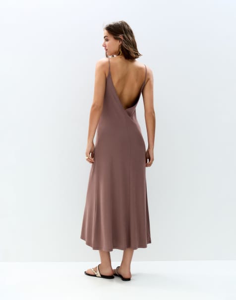 Pull&Bear - Soepelvallende midi jurk met bandjes in donkerroze - view 1