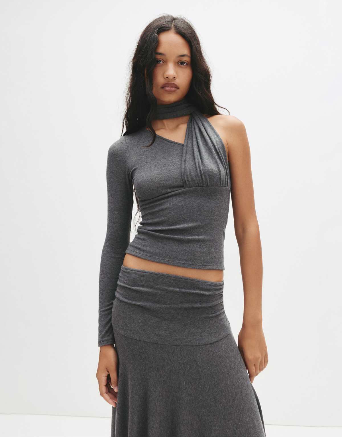 Pull&Bear Soft touch asymmetric t-shirt in grey