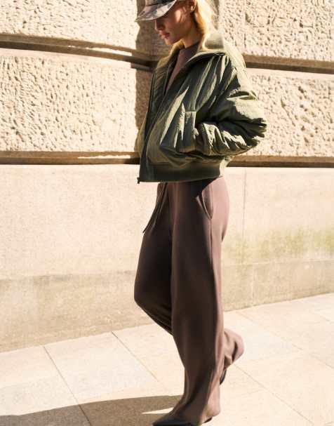 Pull&Bear soft-touch broek met wijde pijpen in bruin - view 1