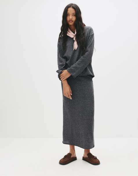 Pull&Bear Soft touch straight midi skirt in medium grey - view 1