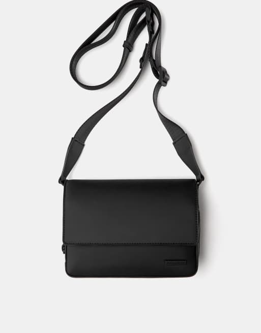 Pull&Bear - Sort gummieret crossbody-taske med klap