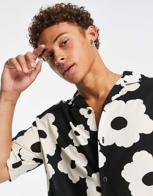Pull&Bear - Sort skjorte med blomsterprint
