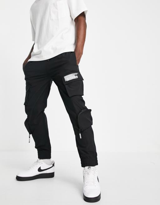 Pull&Bear - Sorte cargobukser med flere lommer 