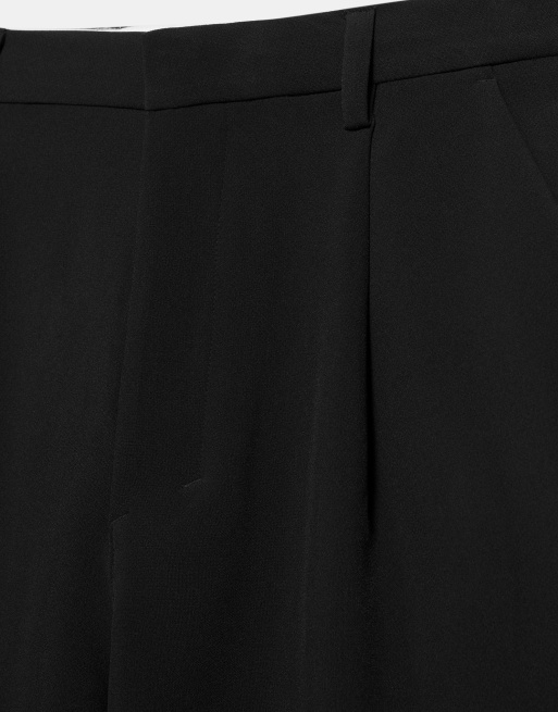 Pull&Bear - Sorte elegante bermuda-shorts med plisseringer, 2 af 4