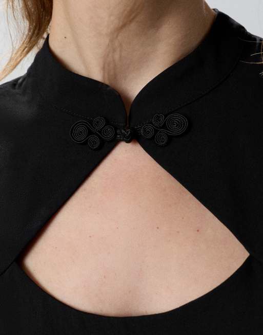 Pull&Bear Stand collar keyhole top in black, 2 of 6