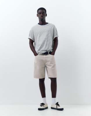 Standard - Bermuda-Jeansshorts in Blassgrau Grau 36