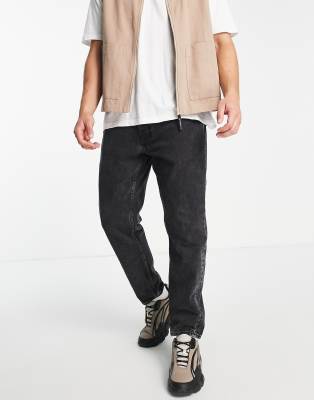 Джинсы стандартного кроя Pull-Bear черного цвета 5690₽