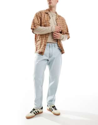 standard fit jeans in light blue