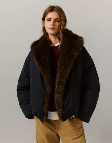 Pull&Bear Steppjacke mit Faux-Fur-Kragen in Schwarz - view 1