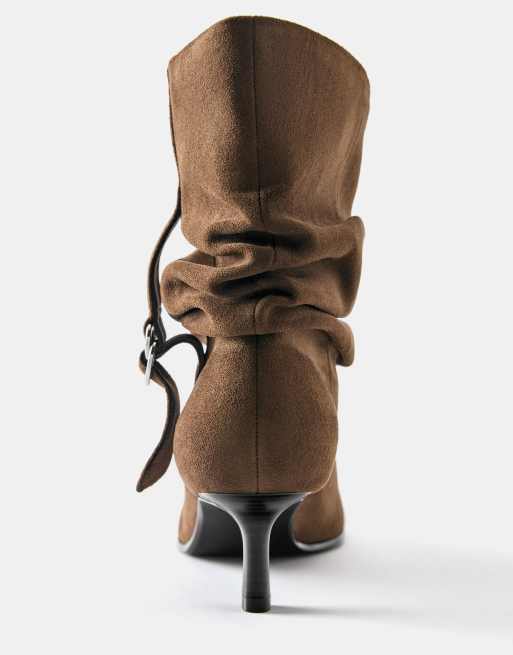 Pull&Bear Stiefel mit gerafftem Knöchel und Absatz in Braun, 3 von 4