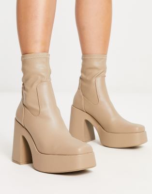 Pull & Bear - Stiefeletten in Beige aus Kunstleder mit hoher Plateausohle-Neutral