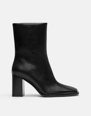 Pull & Bear - Stiefeletten in Schwarz mit hohem Absatz
