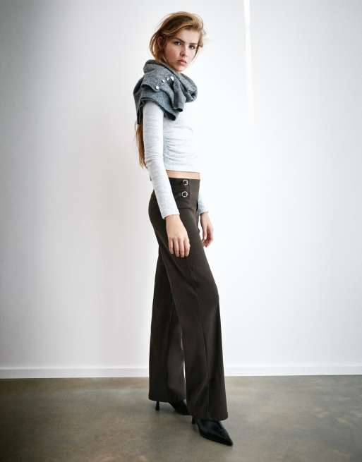 Pull&Bear Straight double-buckle trousers in brown, 2 of 7