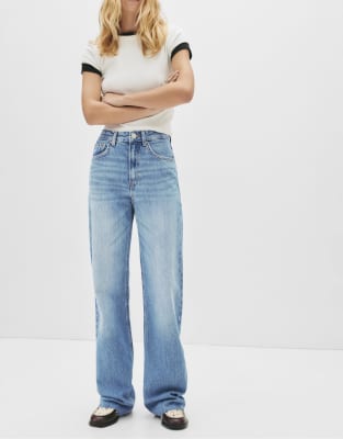 Pull & Bear - Straight Jeans in Mittelblau mit hohem Bund