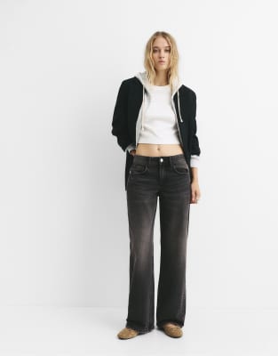 Pull & Bear - Straight Jeans in Schwarz mit niedrigem Bund