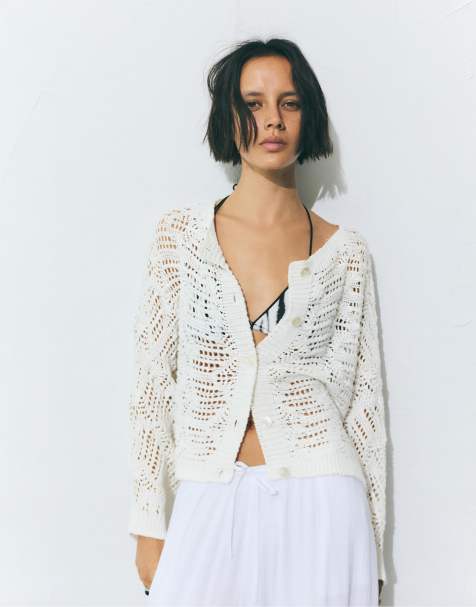 Pull&Bear – Strickjacke in Weiß mit Lochmuster - view 1