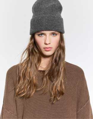 Pull & Bear - Strickmütze in Grau