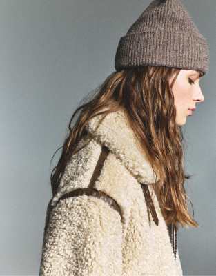 Pull & Bear - Strickmütze in Taupe-Grau