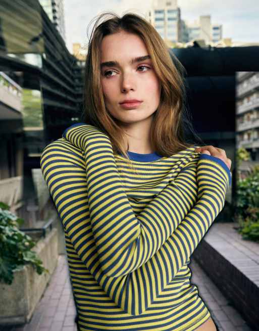 Pull&Bear Striped contrast-neck t-shirt in striped, 2 of 7