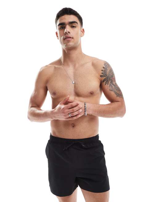 Pull&Bear – Strukturierte Badeshorts in Schwarz mit Taschen