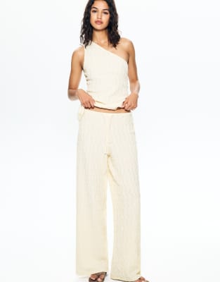 Pull & Bear - Strukturierte Hose in Ecru mit lockerem Schnitt-Neutral
