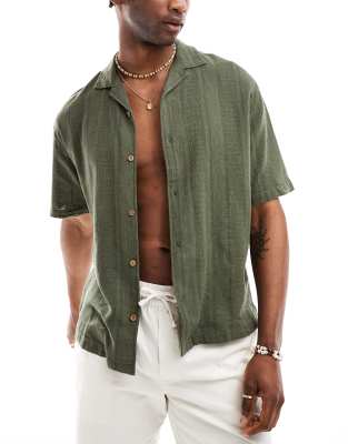 Pull&Bear – Strukturiertes Hemd in Khaki mit Reverskragen 