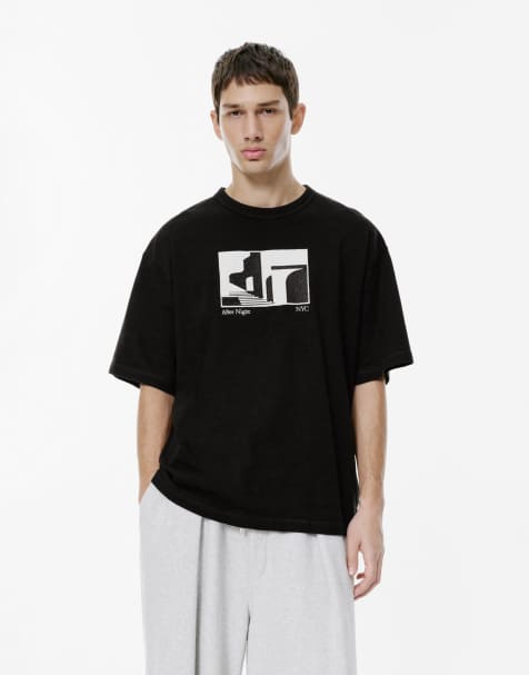 Pull&Bear – Strukturiertes T-Shirt in Schwarz mit Stickerei - view 1